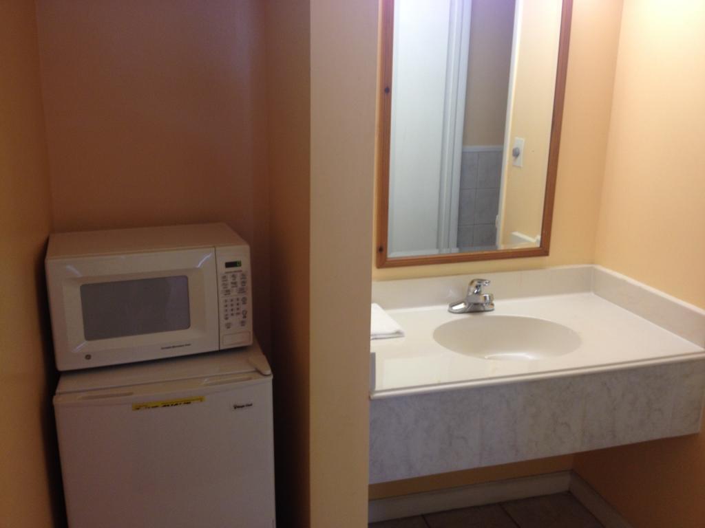 نيوبورت نيوز Fort Eustis Inn الغرفة الصورة