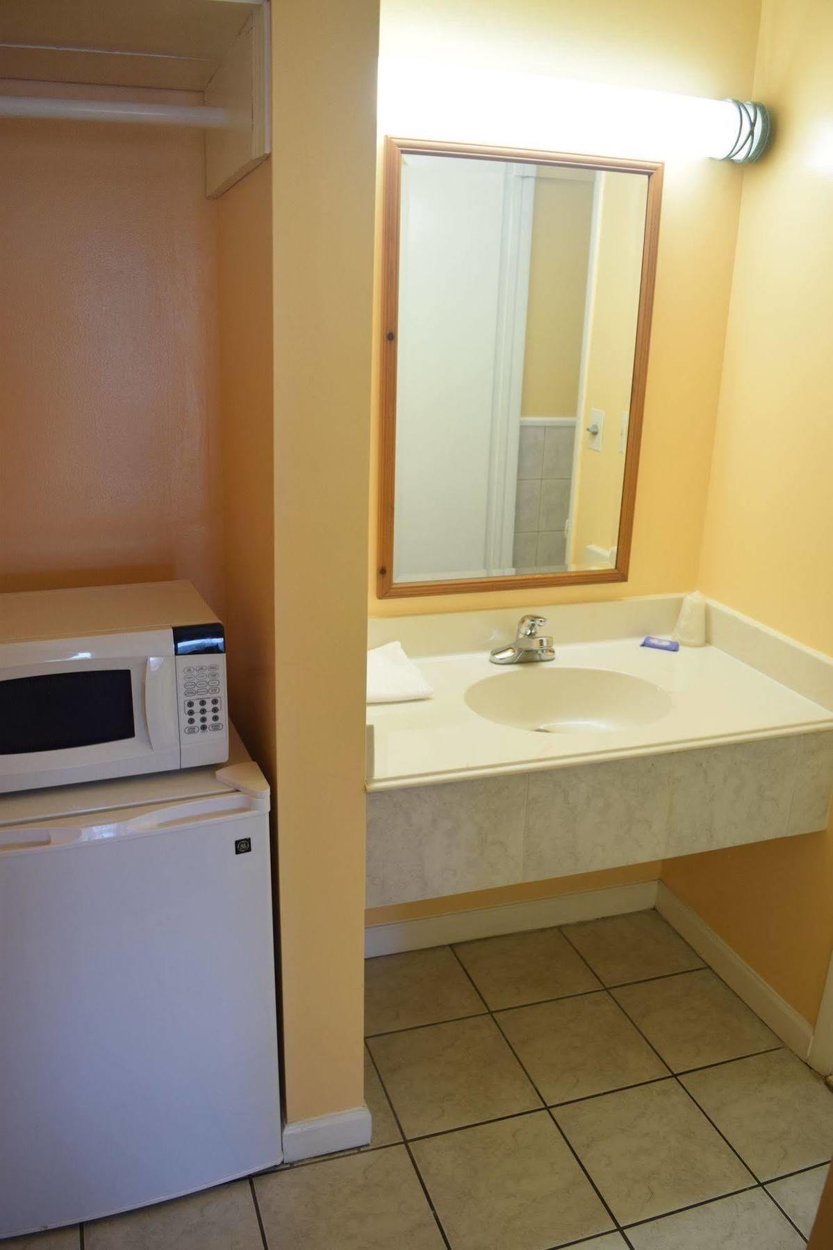 نيوبورت نيوز Fort Eustis Inn المظهر الخارجي الصورة
